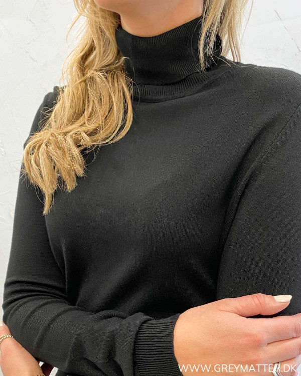 Vibolonia Black Rollneck Knit