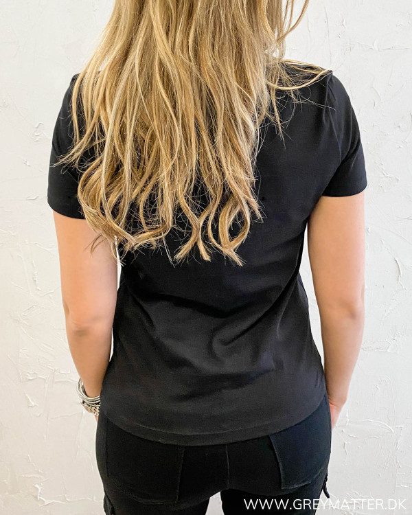 Tshirt set bagfra i sort