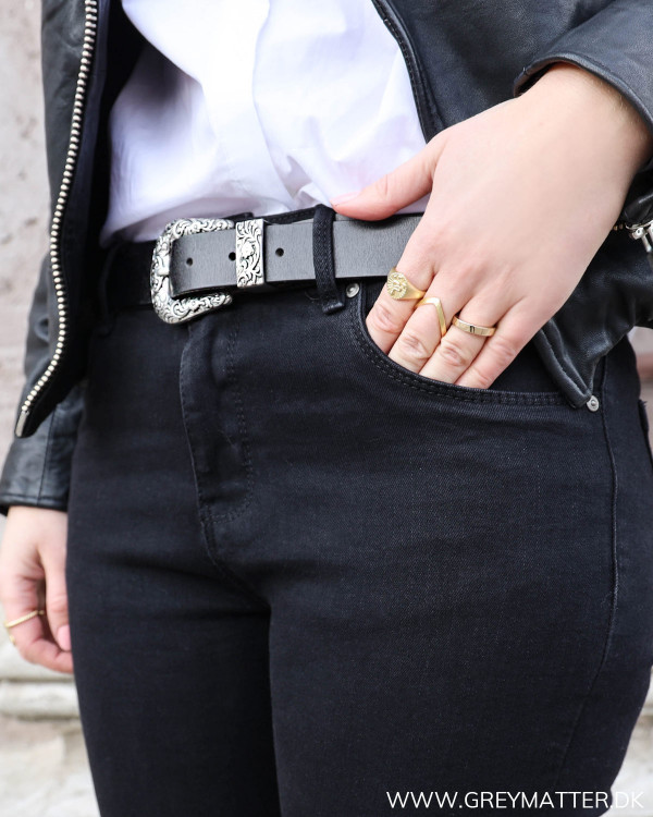Sorte cropped jeans til damer