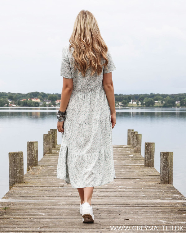 Sommerkjole fra Vila set bagfra