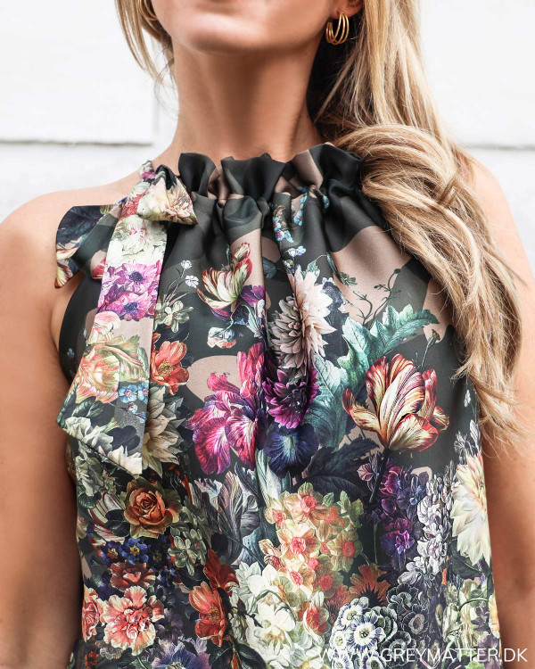 Karmamia camouflage blossom tie top set tæt på