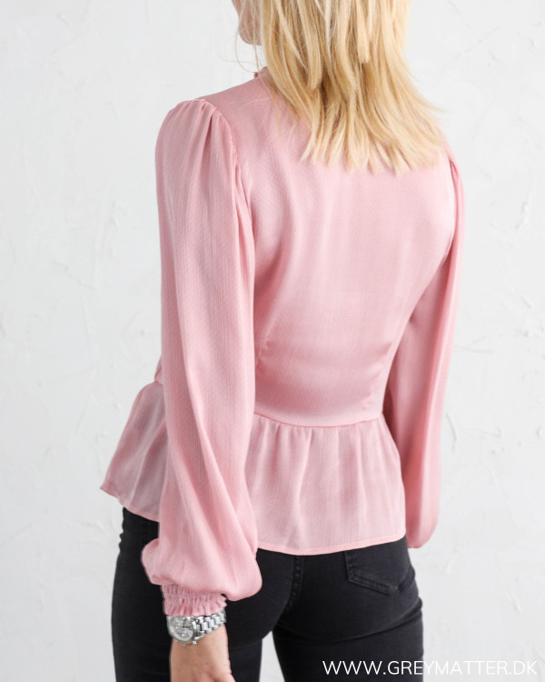 Neo Noir bluse set bagfra